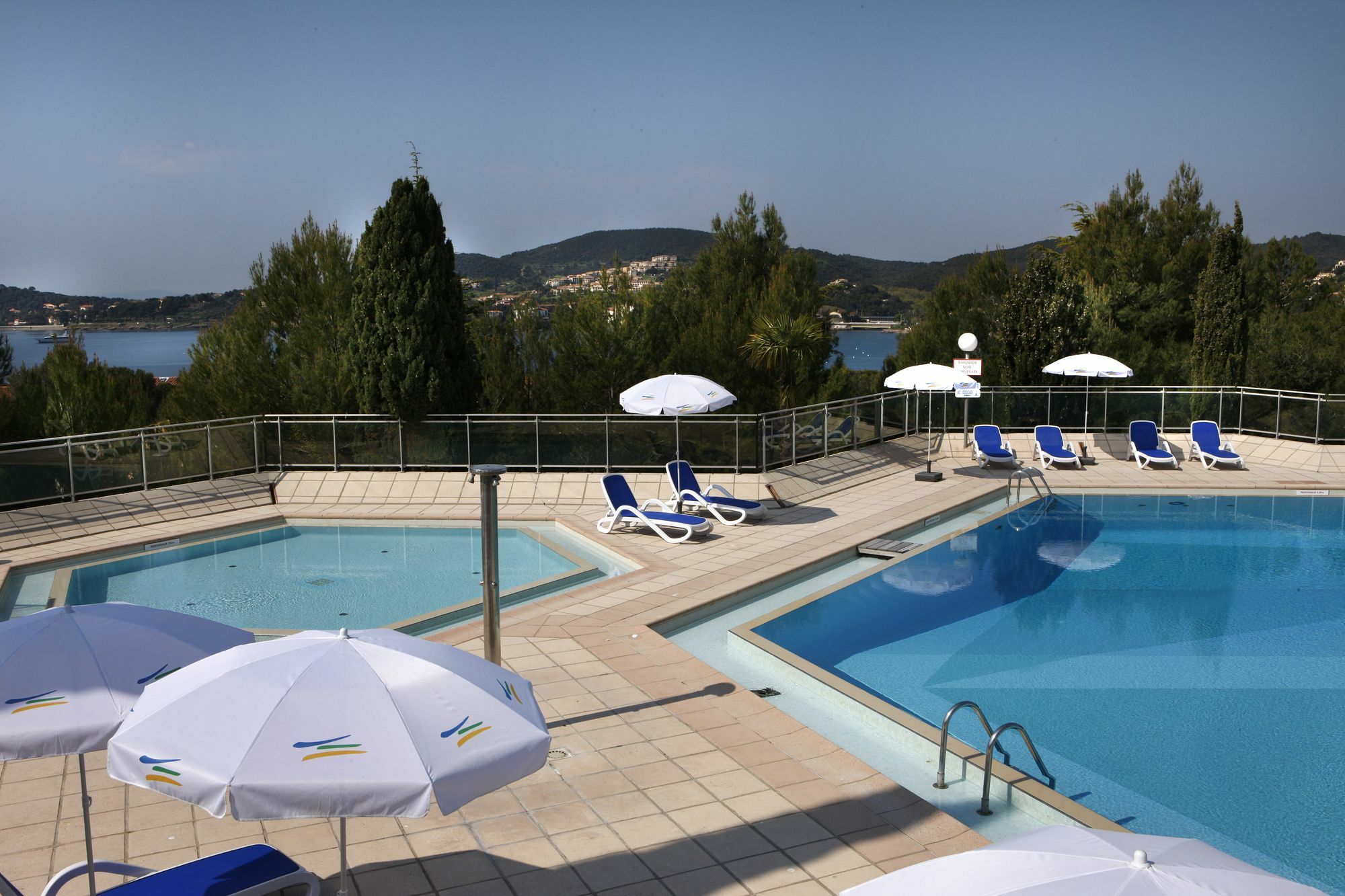 Village Club Les Mas De L'Esterel Saint-Raphaël エクステリア 写真